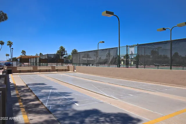 a view of a tennis court