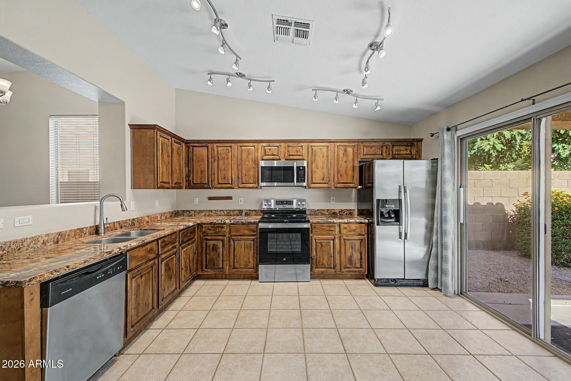 7019 West Phelps Road Peoria, AZ 85382 - Photo 9 of 31