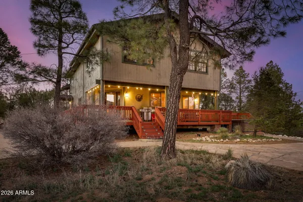 a black and white photo of a room