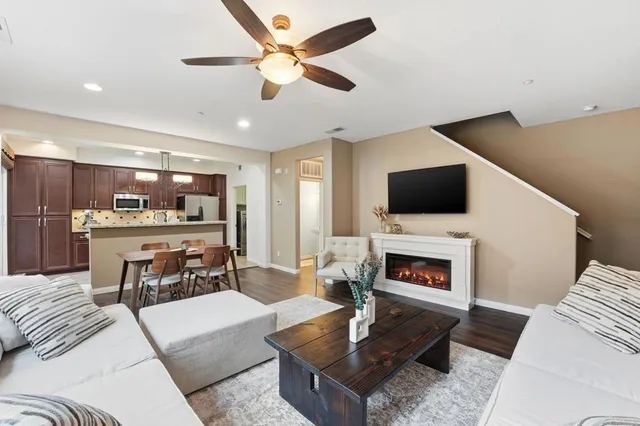 $699,999 | 60 Via Sovana, Santee, CA 92071