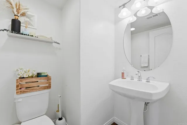 $699,999 | 60 Via Sovana, Santee, CA 92071