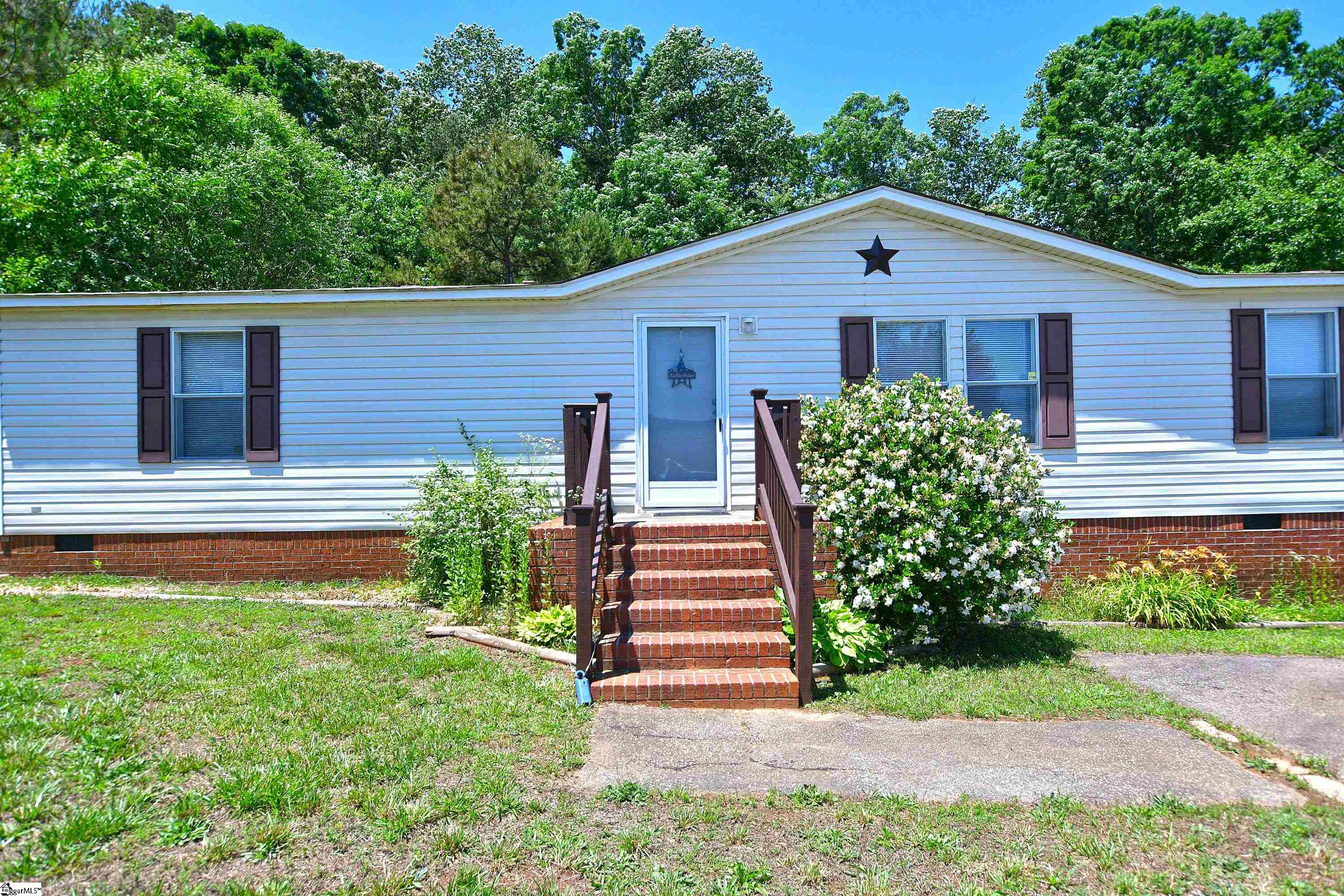 404 Redridge Court Fountain Inn, SC 29644 - Photo 1 of 34 Gallery Image 1