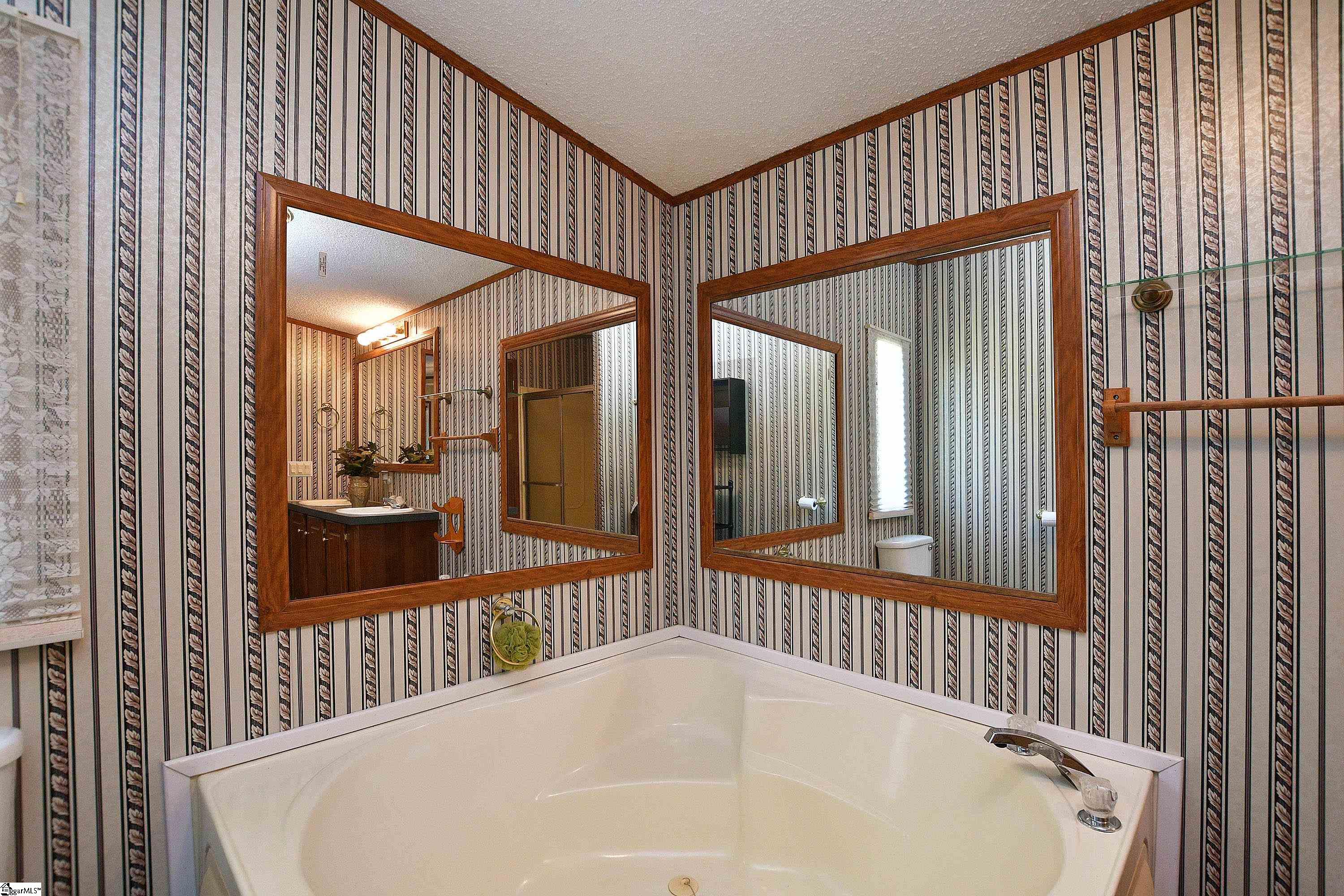 404 Redridge Court Fountain Inn, SC 29644 - Photo 15 of 34 Gallery Image 15