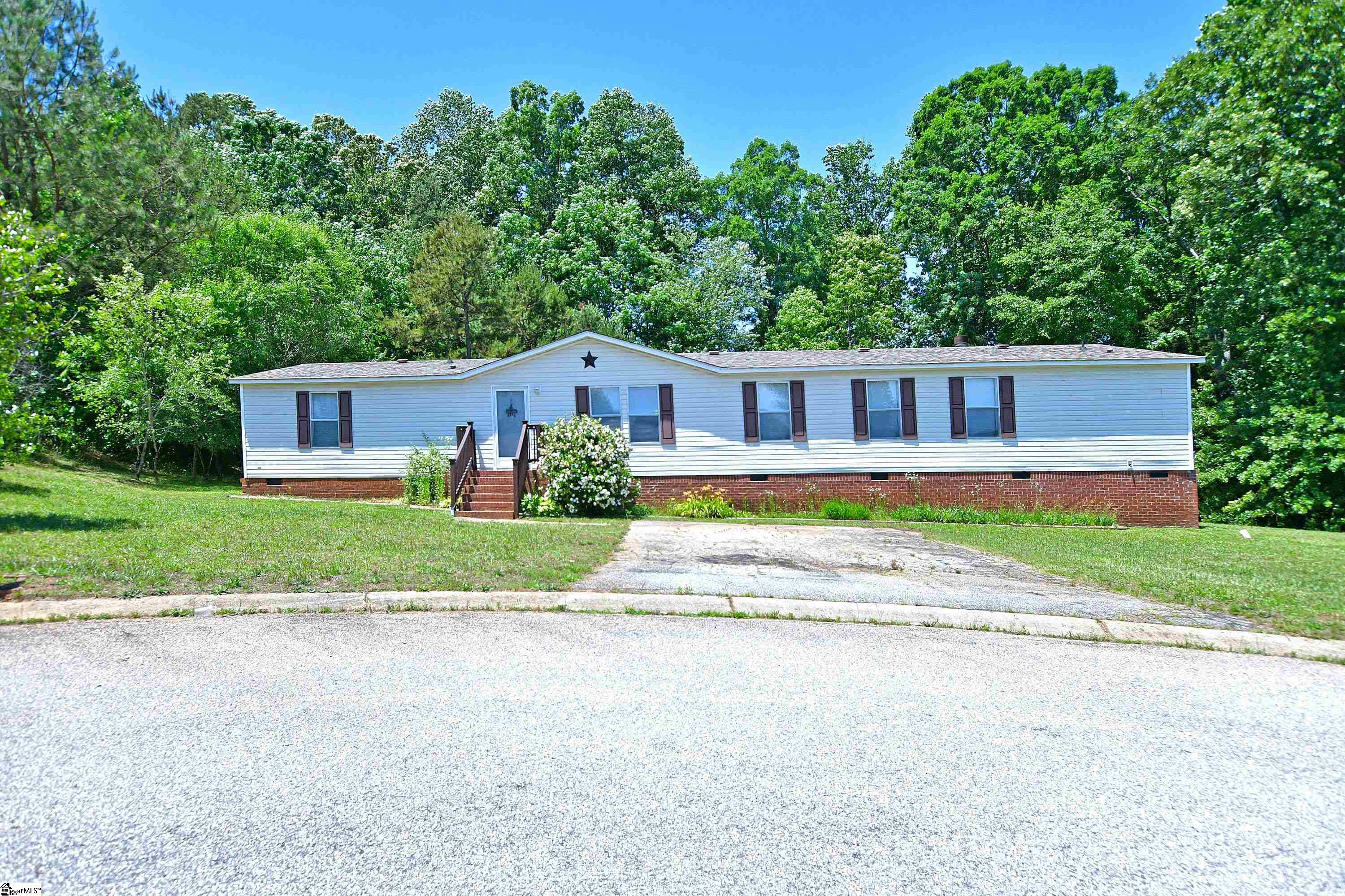 404 Redridge Court Fountain Inn, SC 29644 - Photo 2 of 34 Gallery Image 2