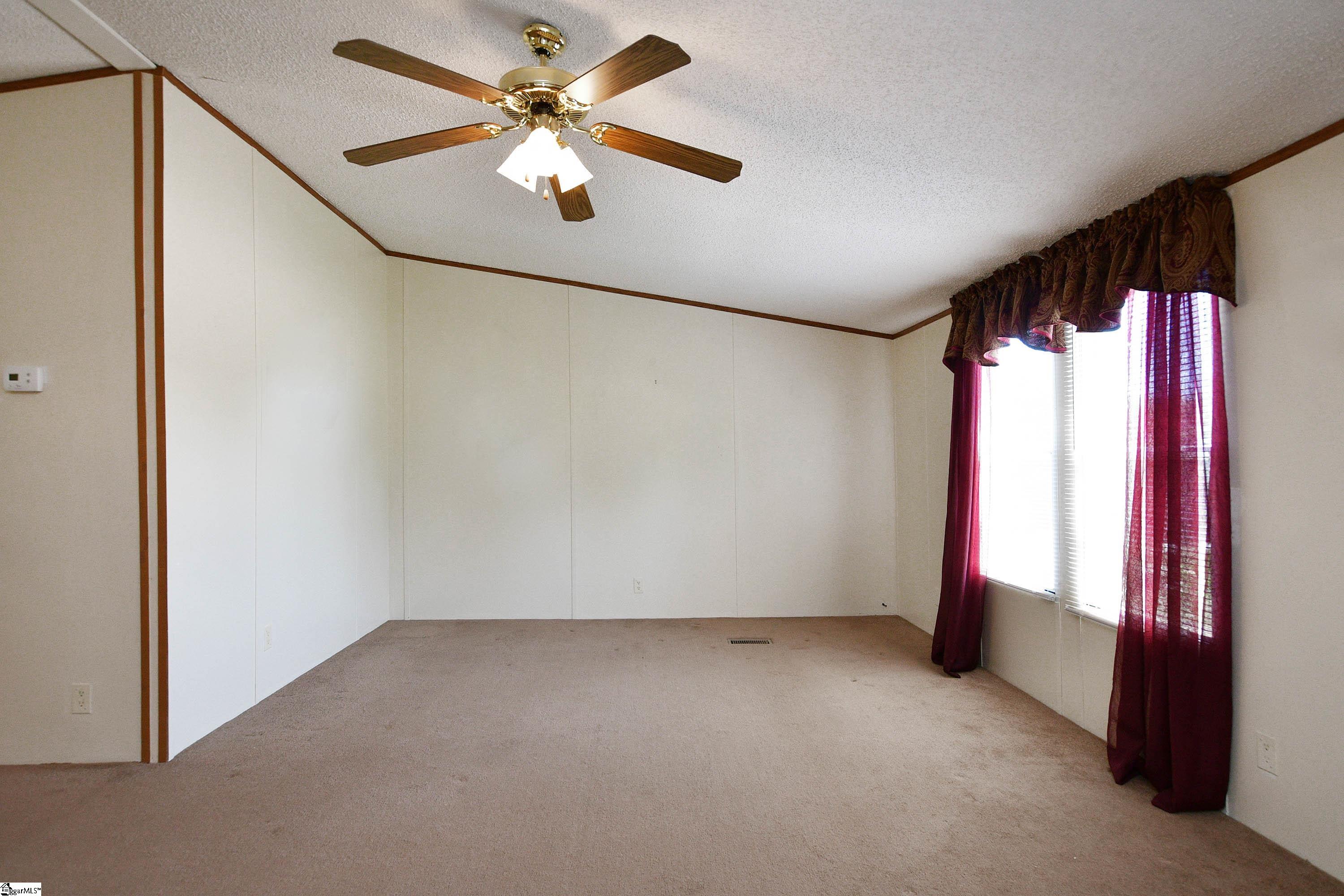 404 Redridge Court Fountain Inn, SC 29644 - Photo 3 of 34 Gallery Image 3