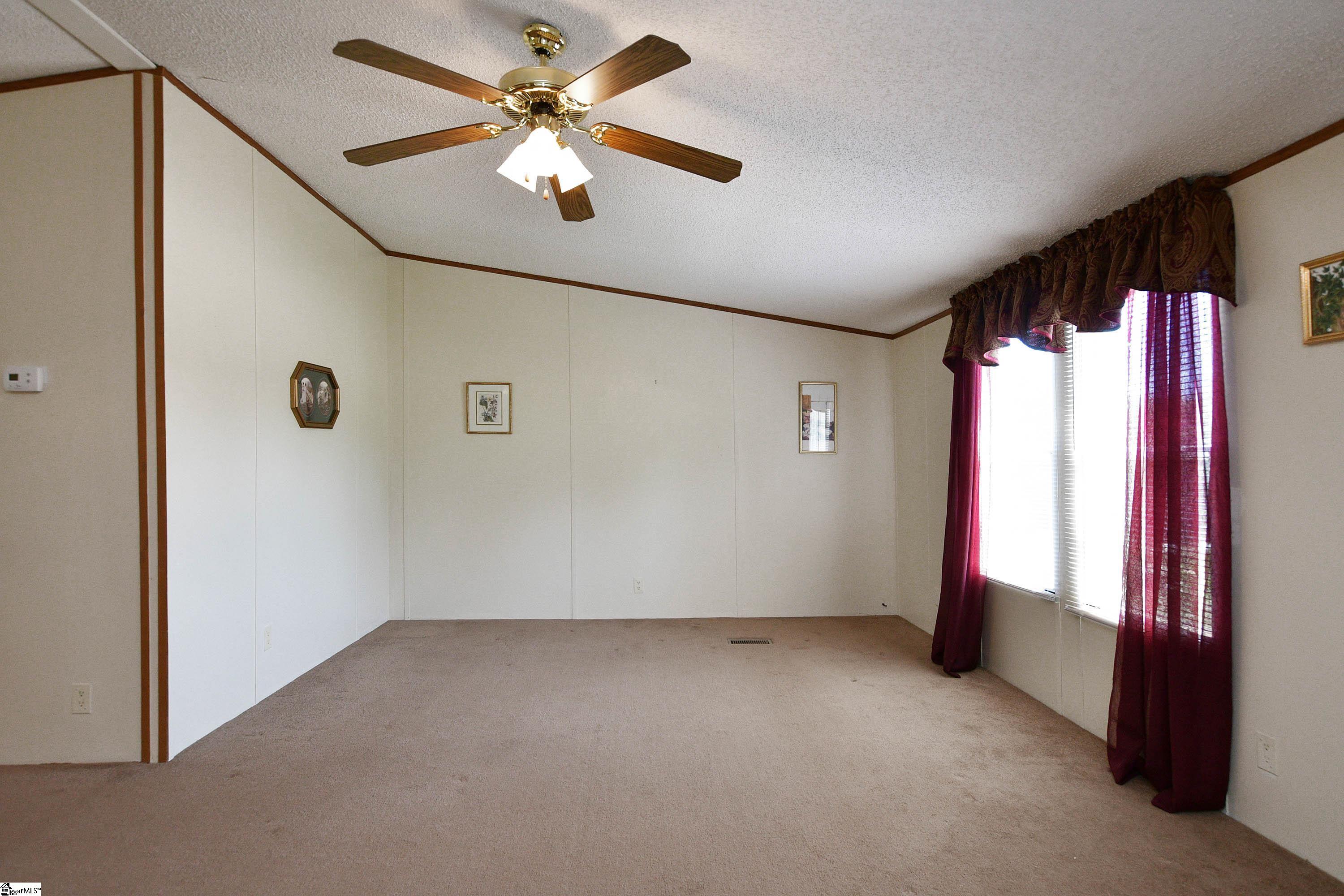 404 Redridge Court Fountain Inn, SC 29644 - Photo 6 of 34 Gallery Image 6