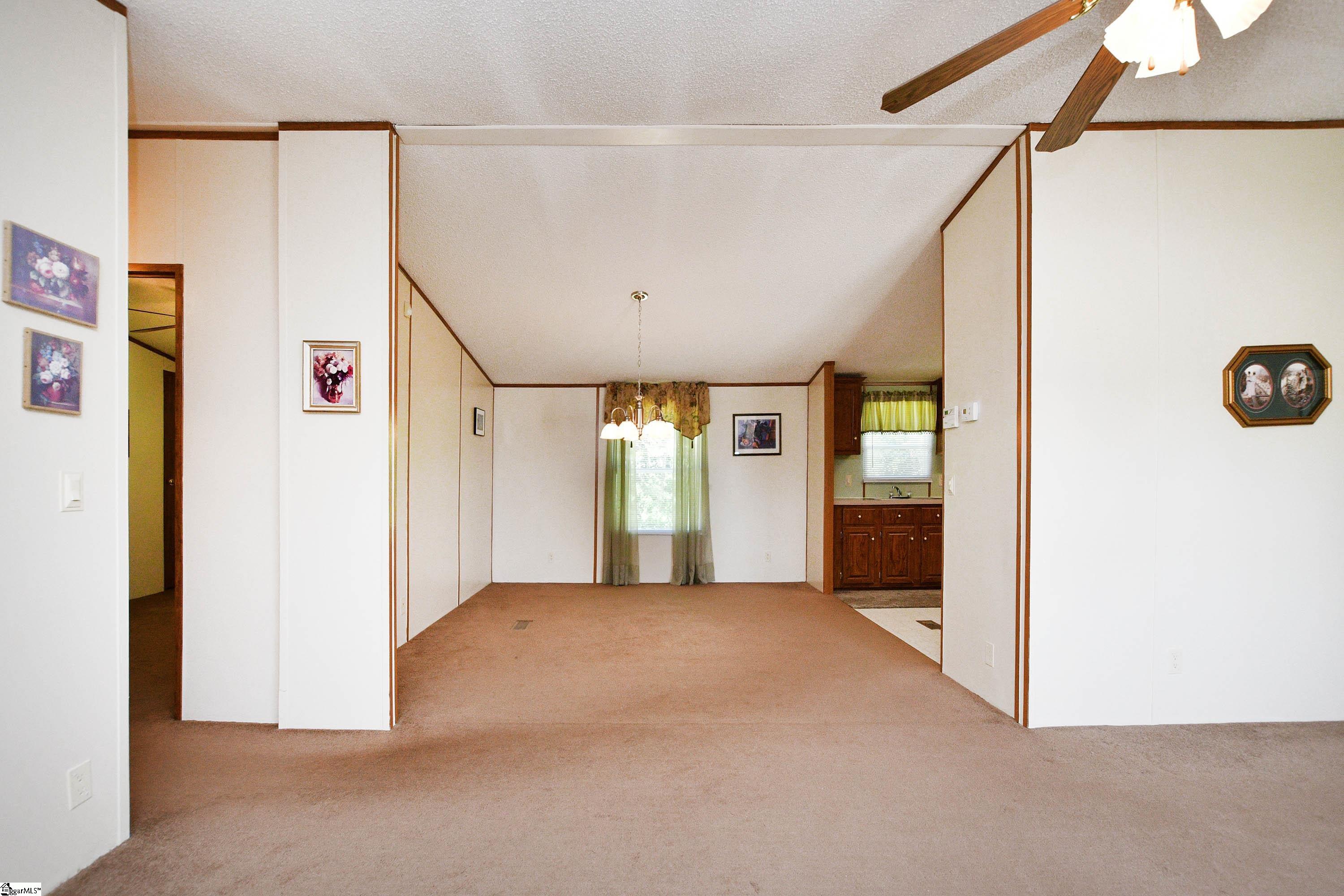 404 Redridge Court Fountain Inn, SC 29644 - Photo 7 of 34 Gallery Image 7