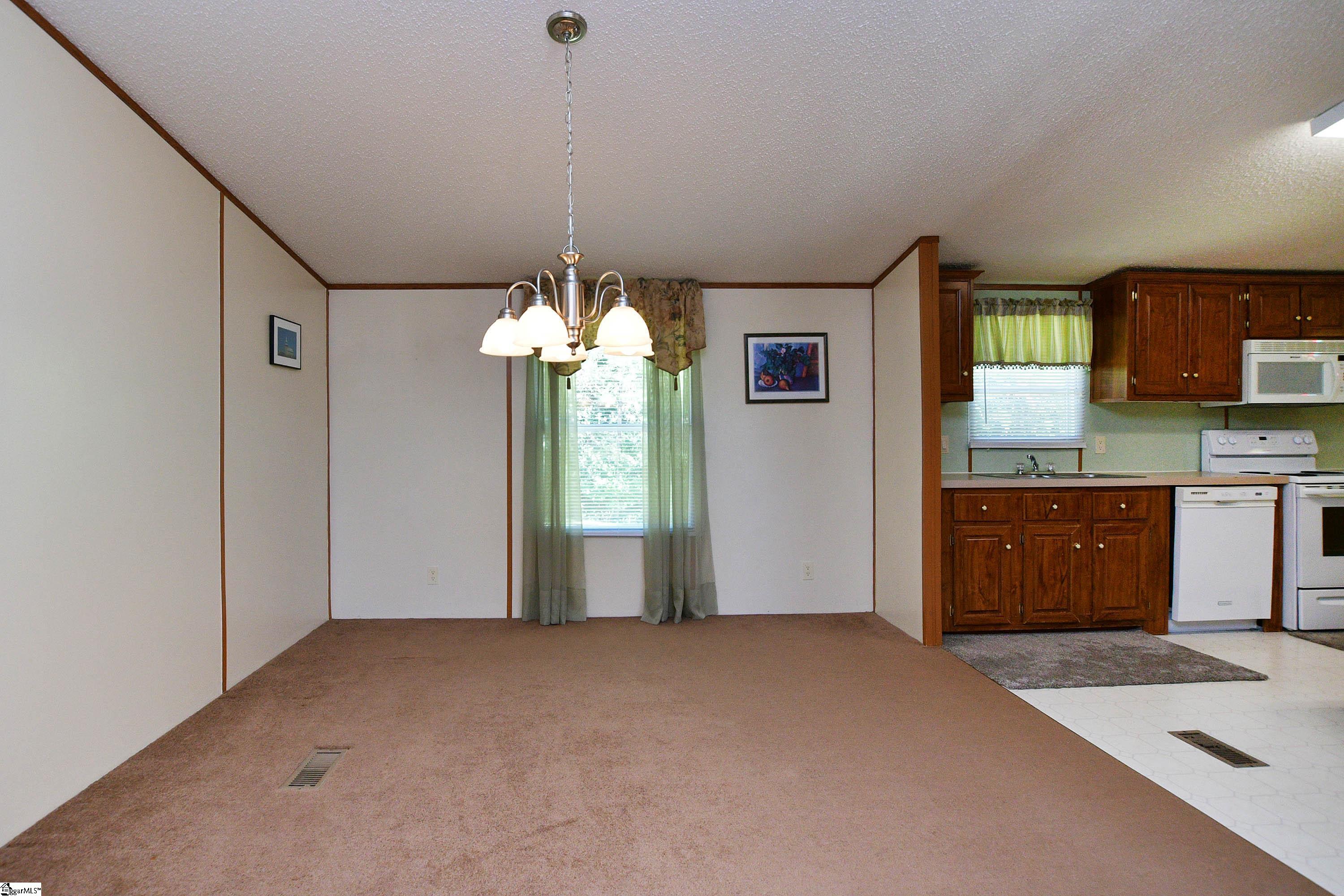 404 Redridge Court Fountain Inn, SC 29644 - Photo 8 of 34 Gallery Image 8
