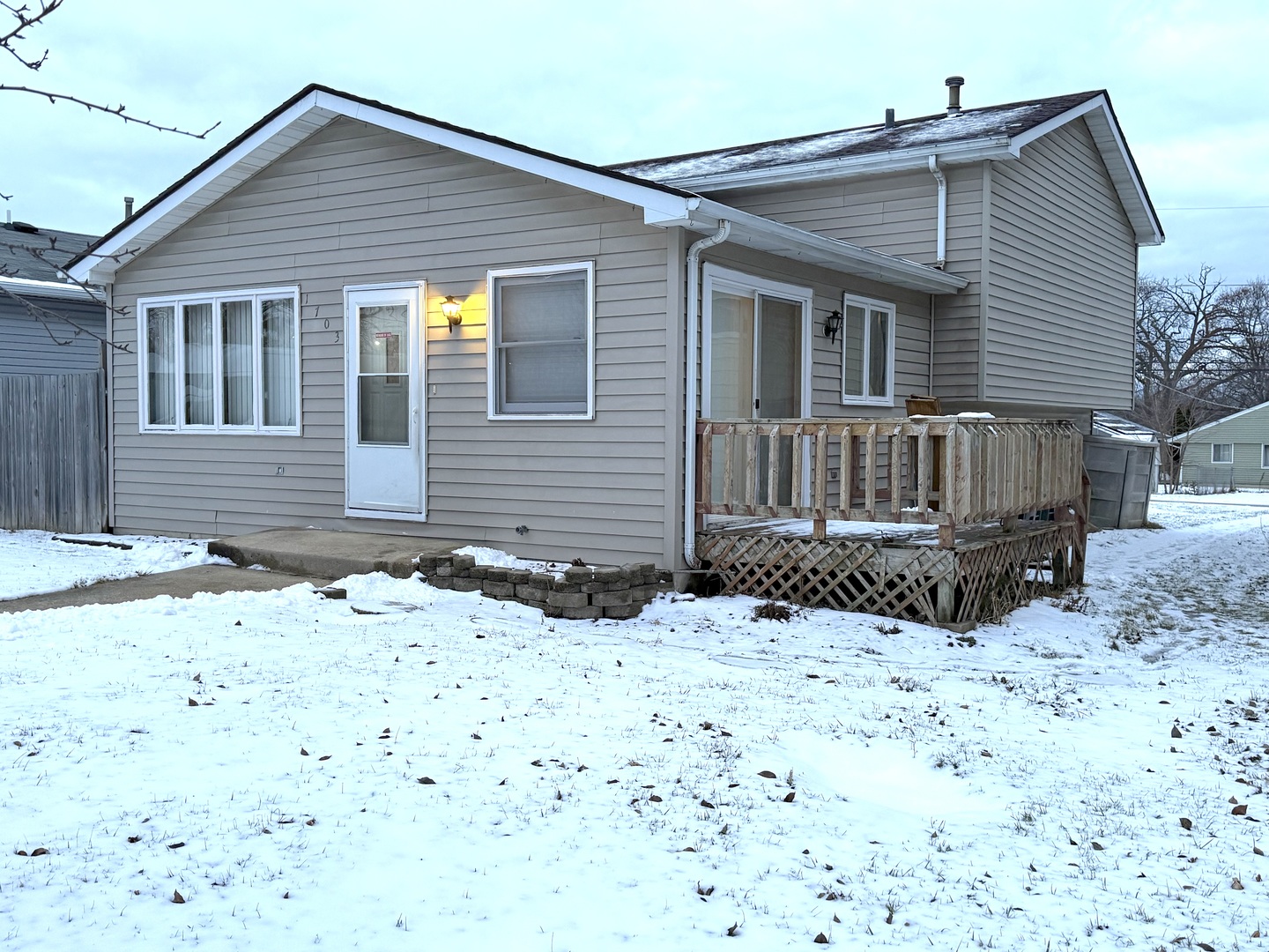 1703 Horeb Avenue Zion, IL 60099 - Photo 1 of 17