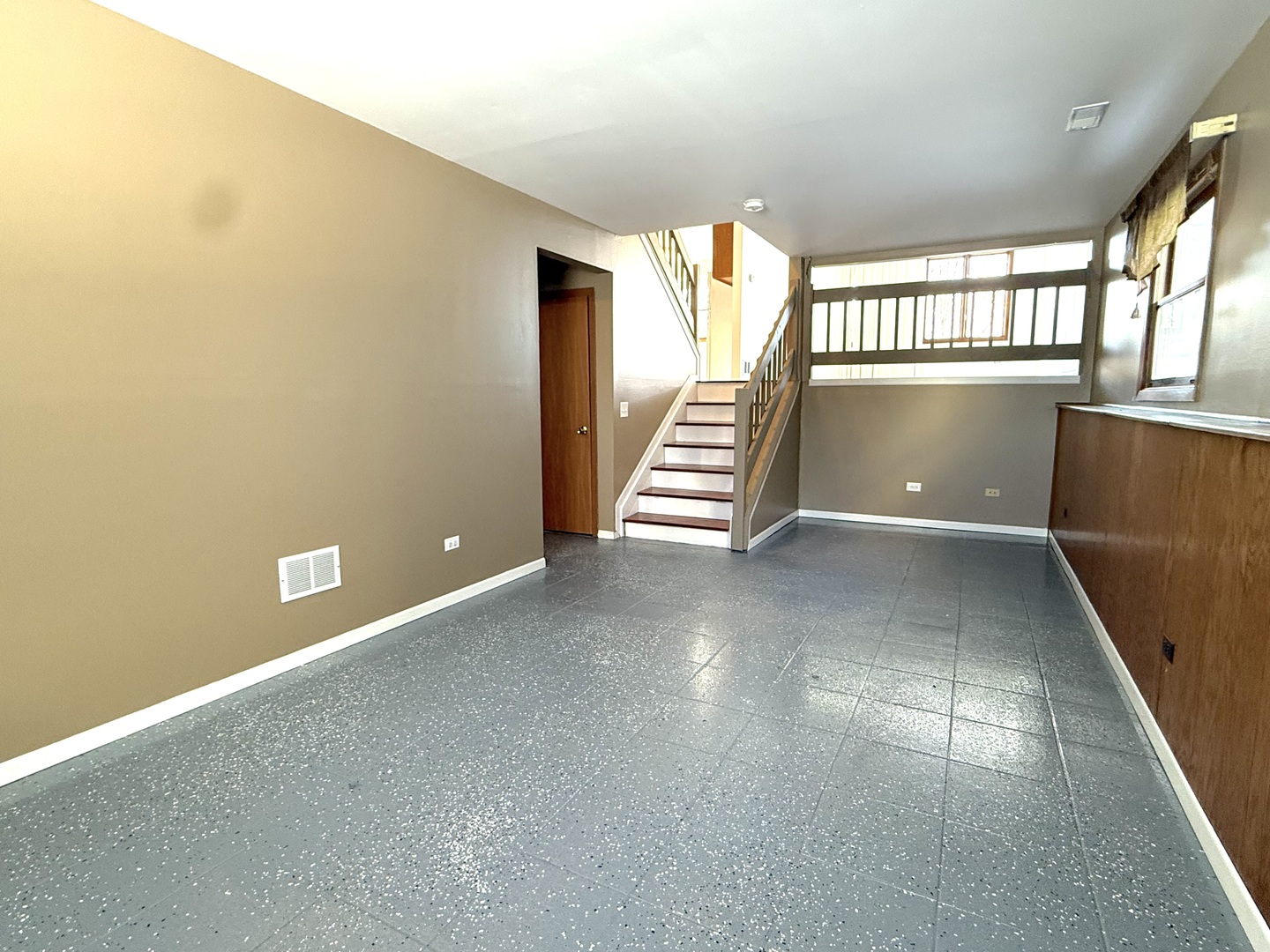 1703 Horeb Avenue Zion, IL 60099 - Photo 11 of 17