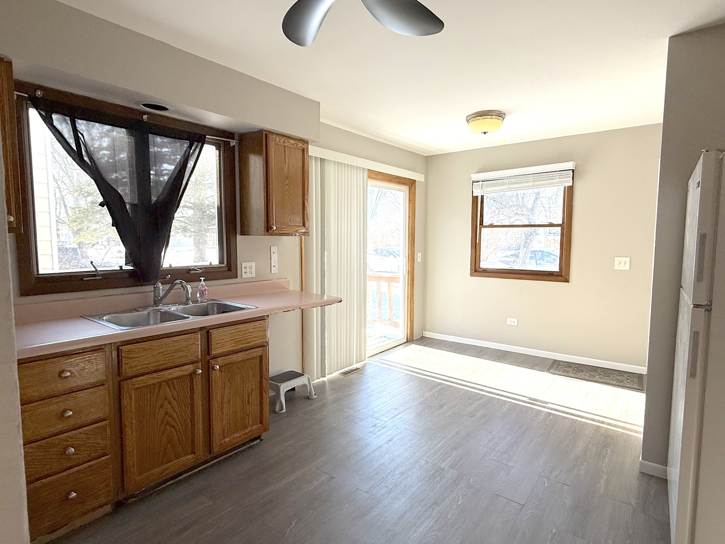 1703 Horeb Avenue Zion, IL 60099 - Photo 4 of 17