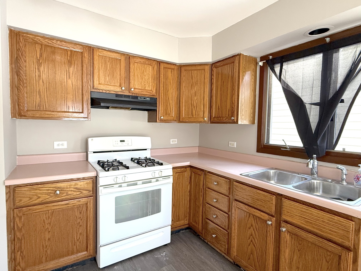 1703 Horeb Avenue Zion, IL 60099 - Photo 5 of 17