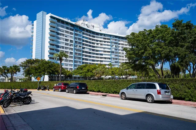 $335,000 | 7441 Wayne Avenue, Unit 2H, Miami Beach, FL 33141