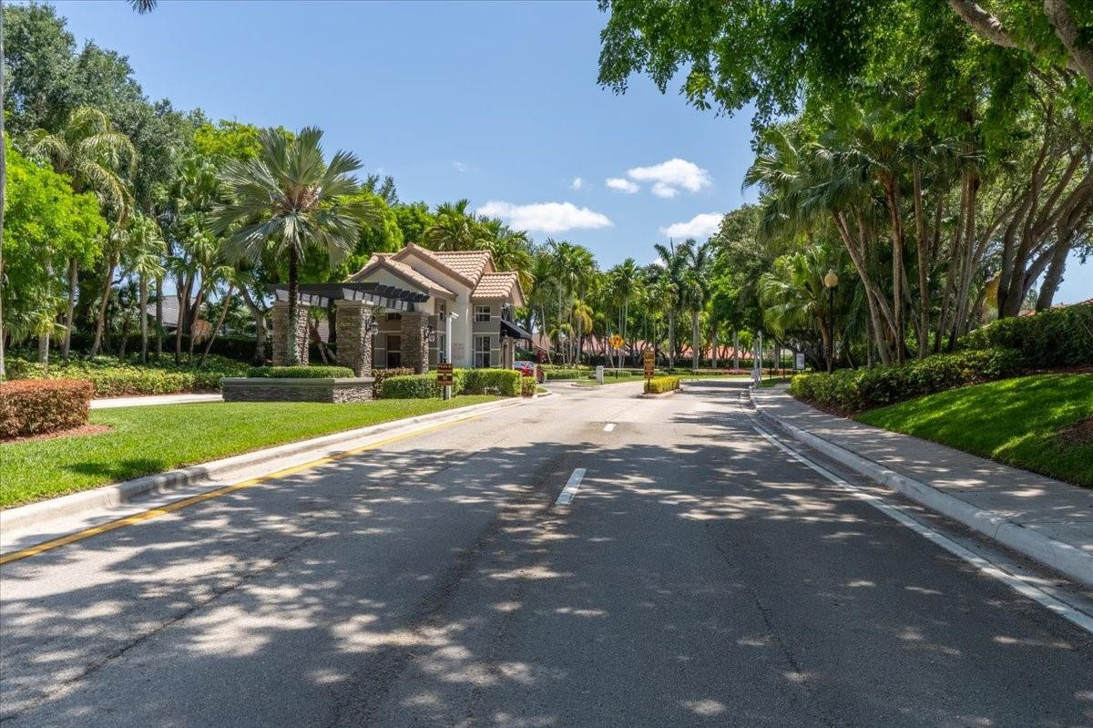 1137 Ginger Circle Weston, FL 33326 - Photo 50 of 52 Photo 51