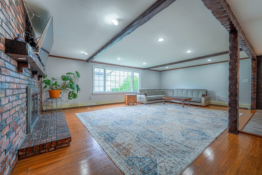 48 Newcastle Road Peabody, MA 01960 - Photo 4 of 31 Gallery Image 4