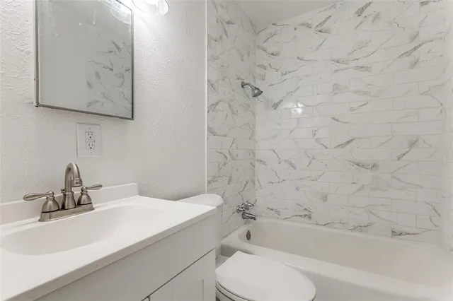 $1,395 | 3109 Wesleyan Drive South, Fort Worth, TX 76105