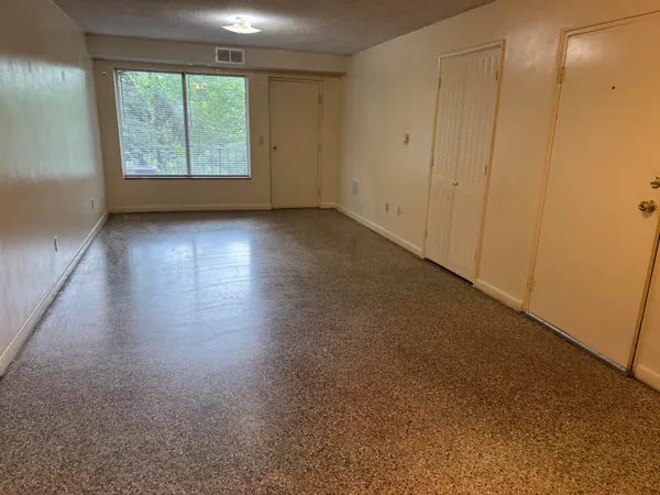 $750 | 100 Ridgeview Lane, Unit 8, Bassett, VA 24055