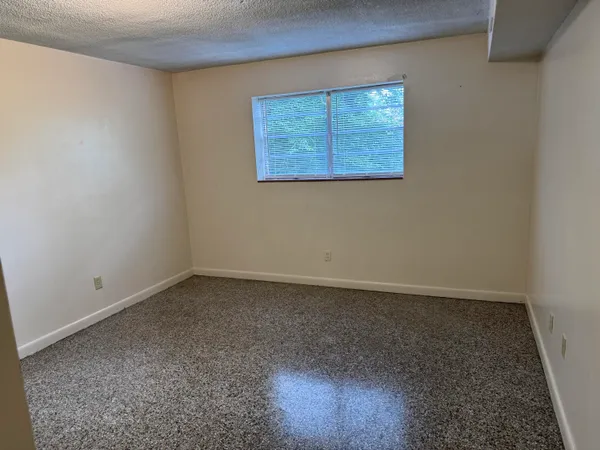 $750 | 100 Ridgeview Lane, Unit 8, Bassett, VA 24055