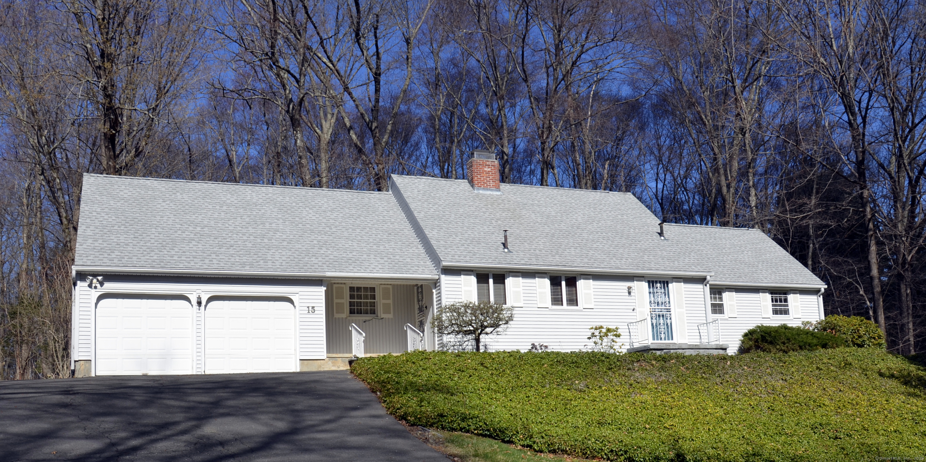 15 Burnwood Drive Bloomfield, CT 06002 - Photo 1 of 38 Front of Home