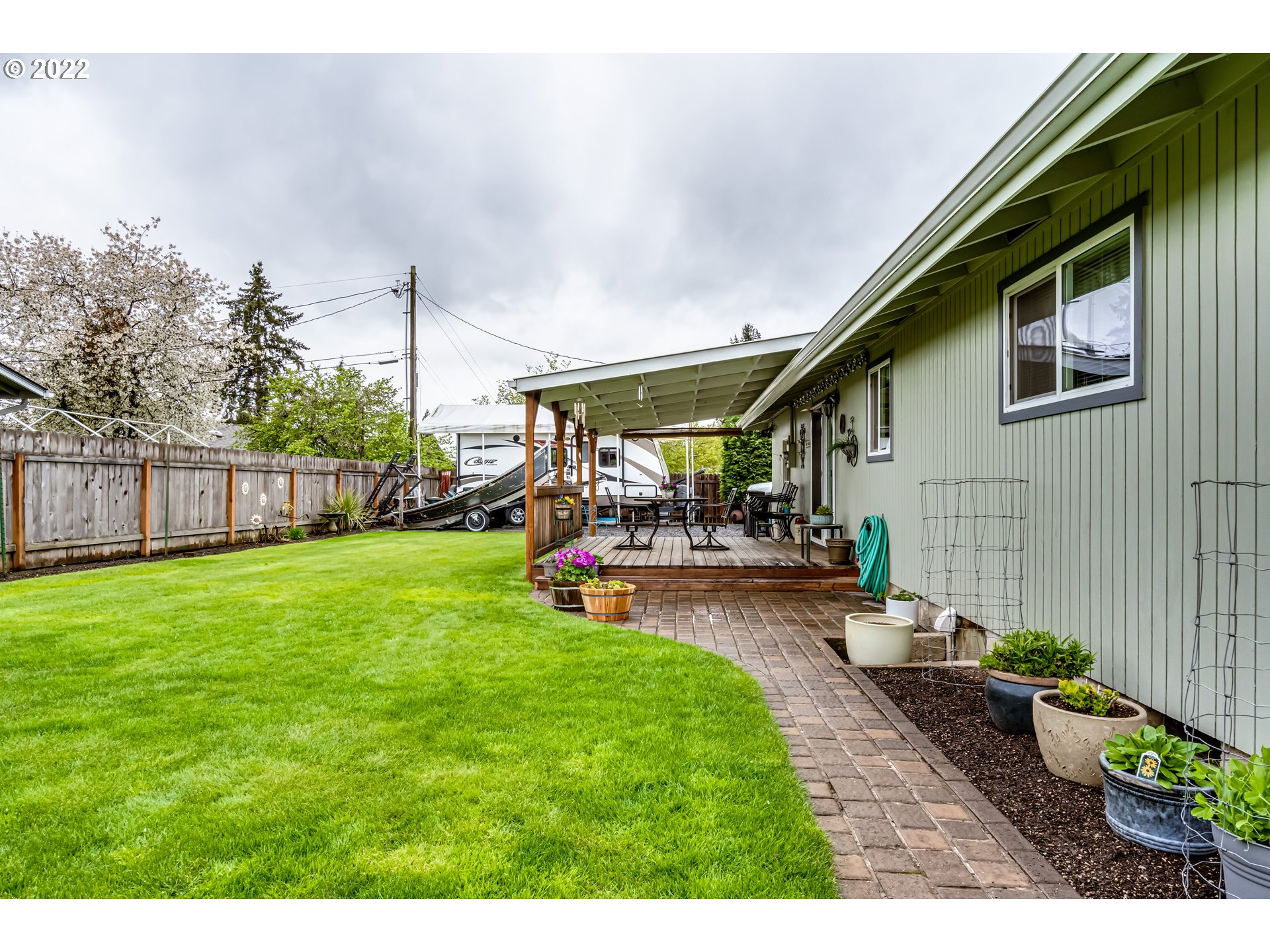 995 Quinalt Street Springfield, OR 97477 - Photo 25 of 31 a view of a backyard with sitting area