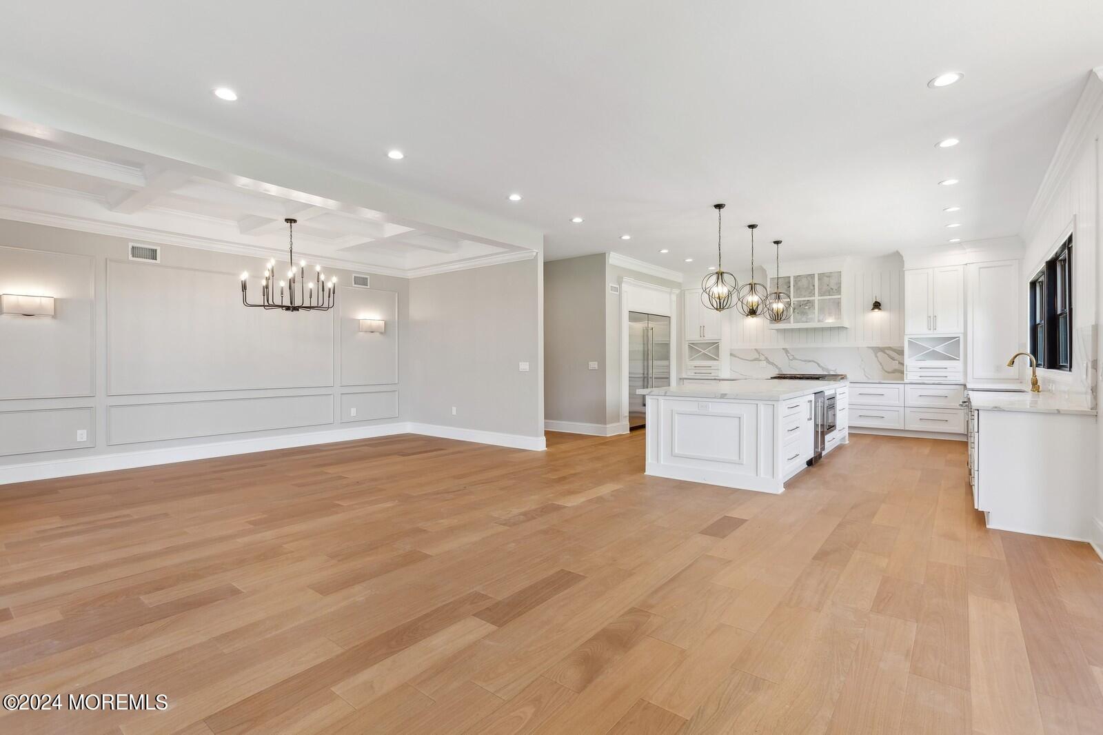 16 Round Hill Holmdel, NJ 07733 - Photo 12 of 60 16_16RoundHill_2016_Large