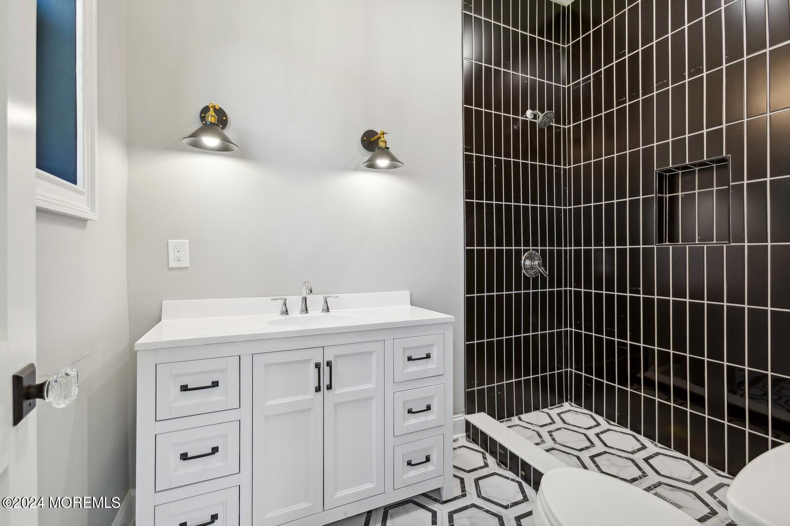 16 Round Hill Holmdel, NJ 07733 - Photo 38 of 60 27_16RoundHill_2027_Large