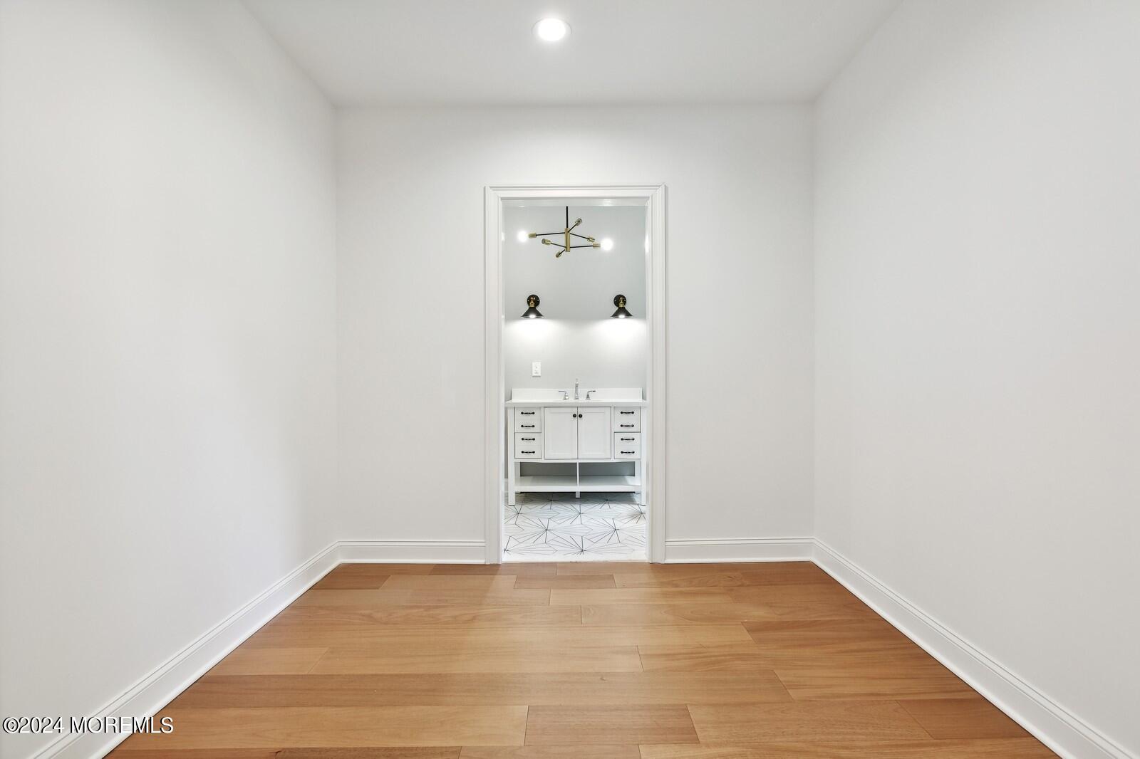 16 Round Hill Holmdel, NJ 07733 - Photo 47 of 60 37_16RoundHill_2037_Large