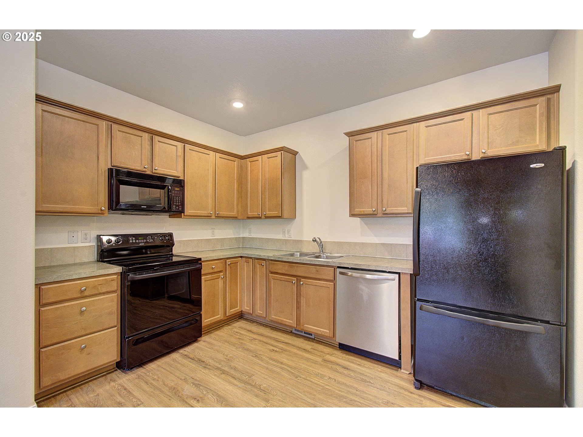 38581 Limerick Street Sandy, OR 97055 - Photo 12 of 34