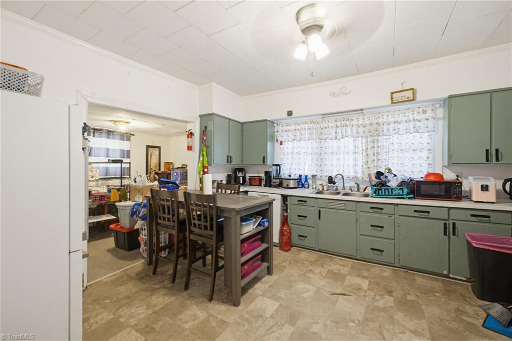 511 Early Avenue Eden, NC 27288 - Photo 15 of 27