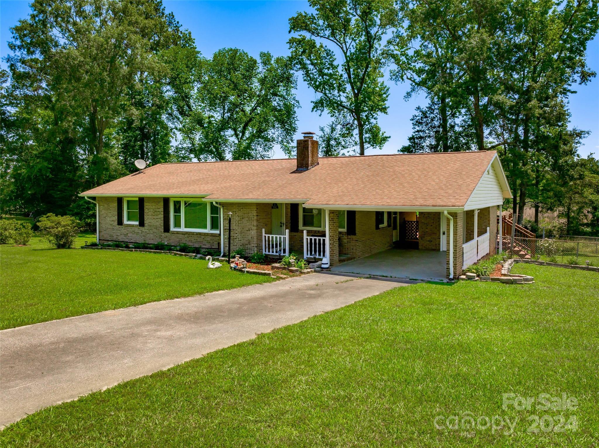 178 Wildwood Road Great Falls, SC 29055 - Photo 1 of 42 Gallery Image 1