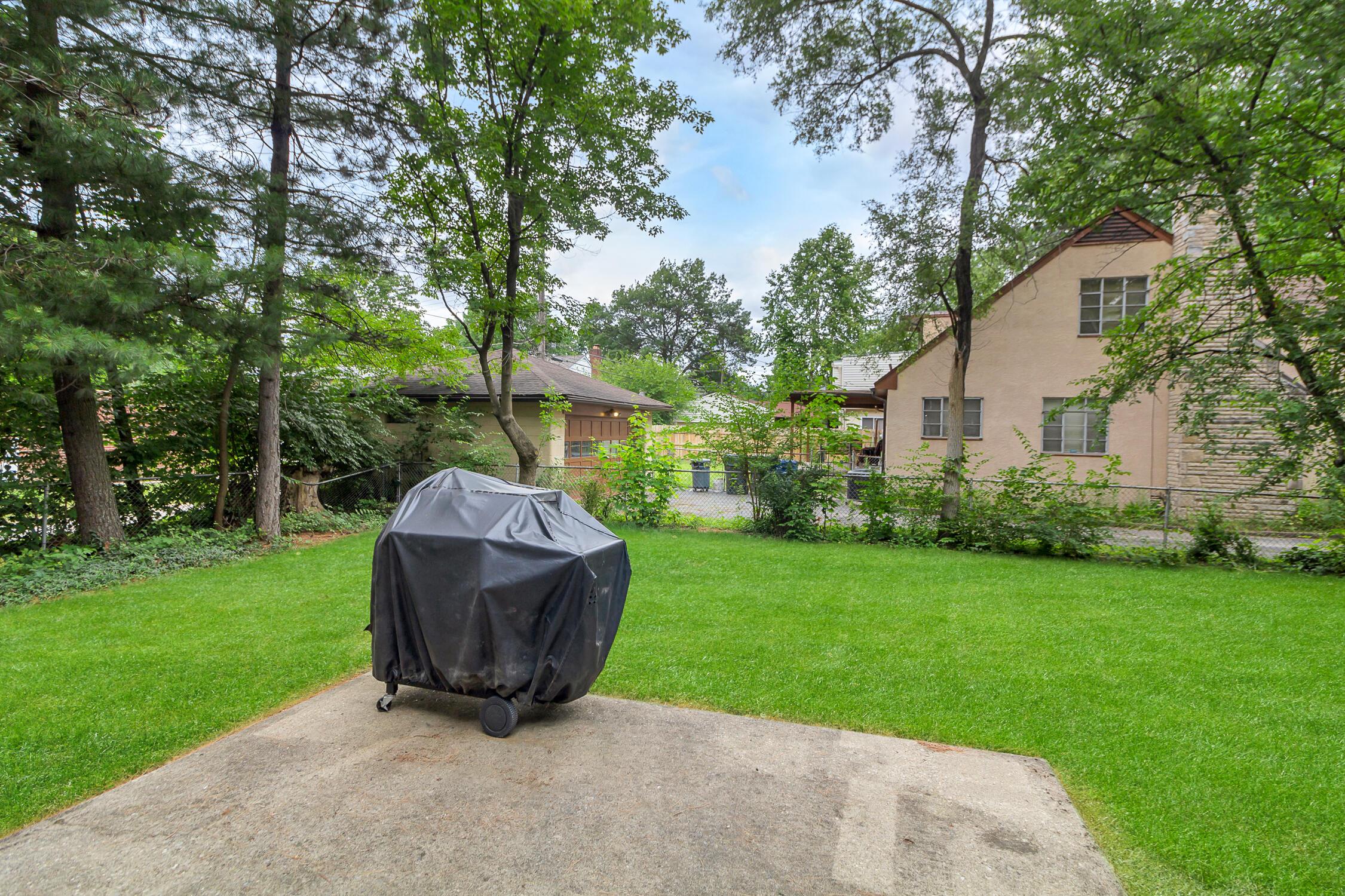 2938 Sherwood Road Columbus, OH 43209 - Photo 23 of 29 IMG_7093