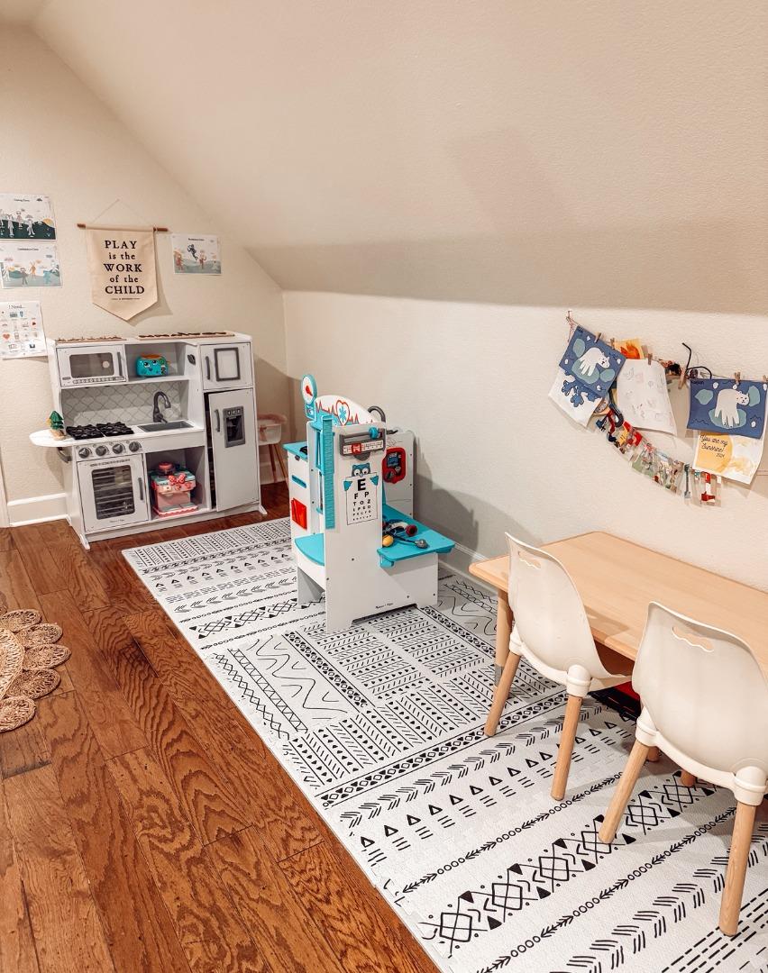 2253 Buffalo Way Copperopolis, CA 95228 - Photo 25 of 39 a living room with a couch and a table in it