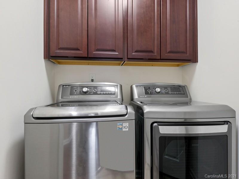 7726 Wiltshire Ridge Road Charlotte, NC 28269 - Photo 20 of 26 a utility room with dryer and washer