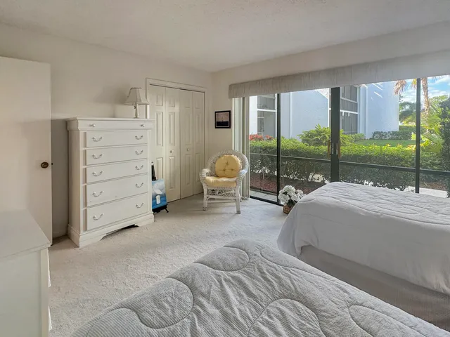 $154,900 | 3300 Twin Lakes Terrace, Unit 103, Fort Pierce, FL 34951