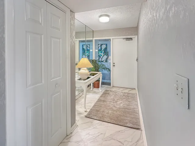 $154,900 | 3300 Twin Lakes Terrace, Unit 103, Fort Pierce, FL 34951