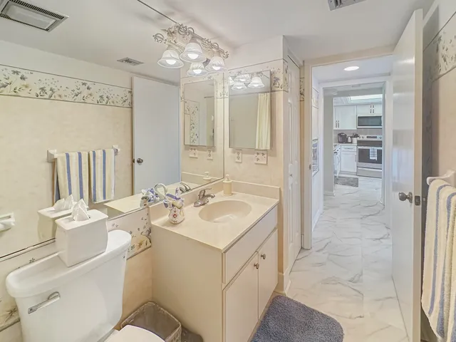 $154,900 | 3300 Twin Lakes Terrace, Unit 103, Fort Pierce, FL 34951