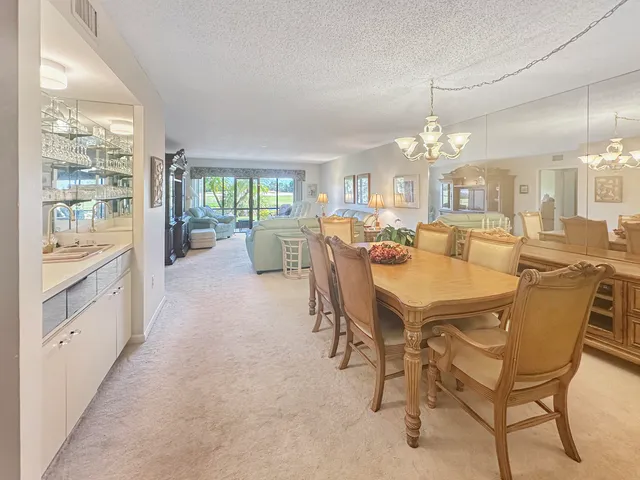 $154,900 | 3300 Twin Lakes Terrace, Unit 103, Fort Pierce, FL 34951