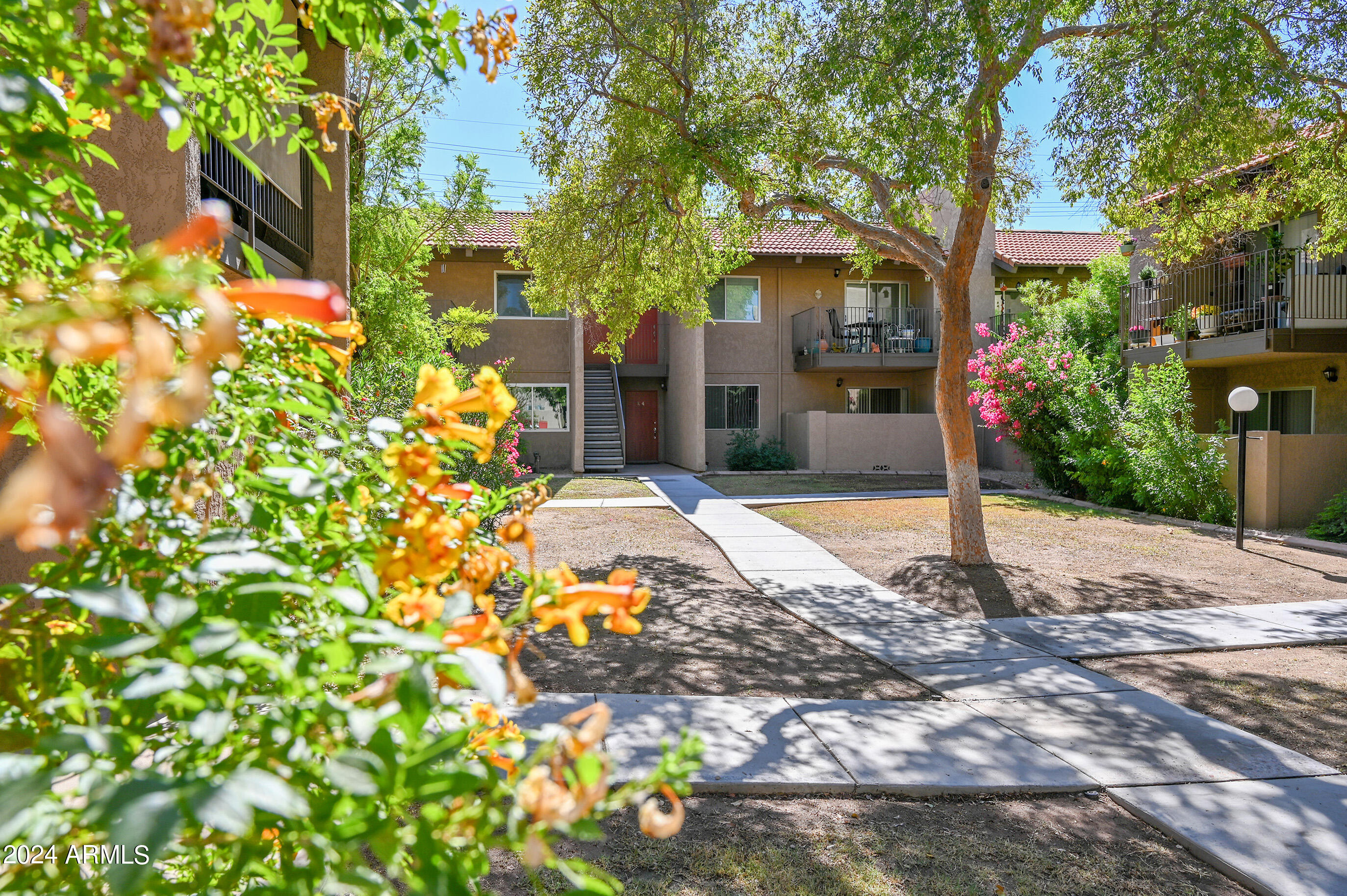 5525 East Thomas Road, Unit K4 Phoenix, AZ 85018 - Photo 1 of 27 Front Door