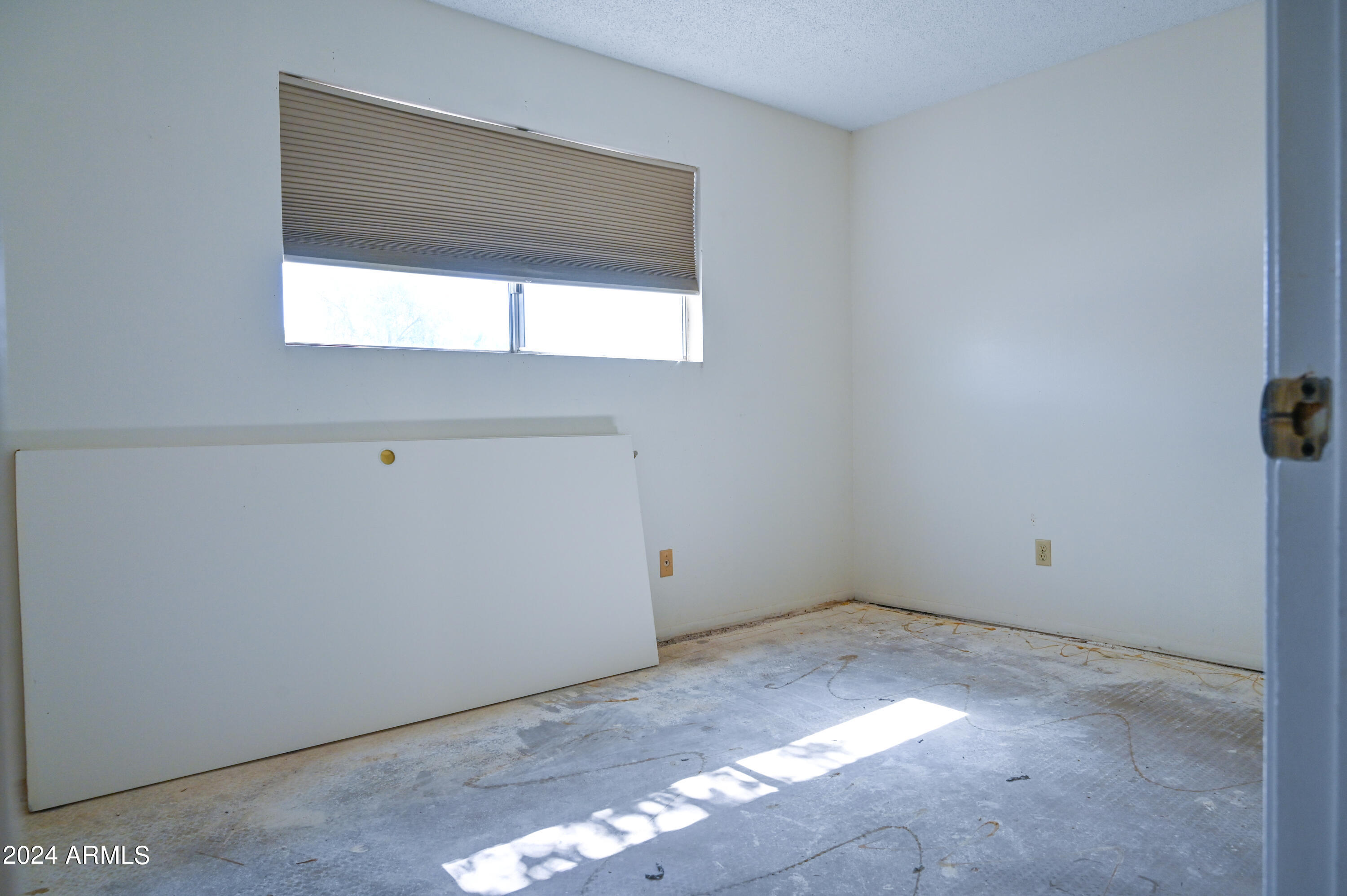 5525 East Thomas Road, Unit K4 Phoenix, AZ 85018 - Photo 14 of 27 Second Bedroom