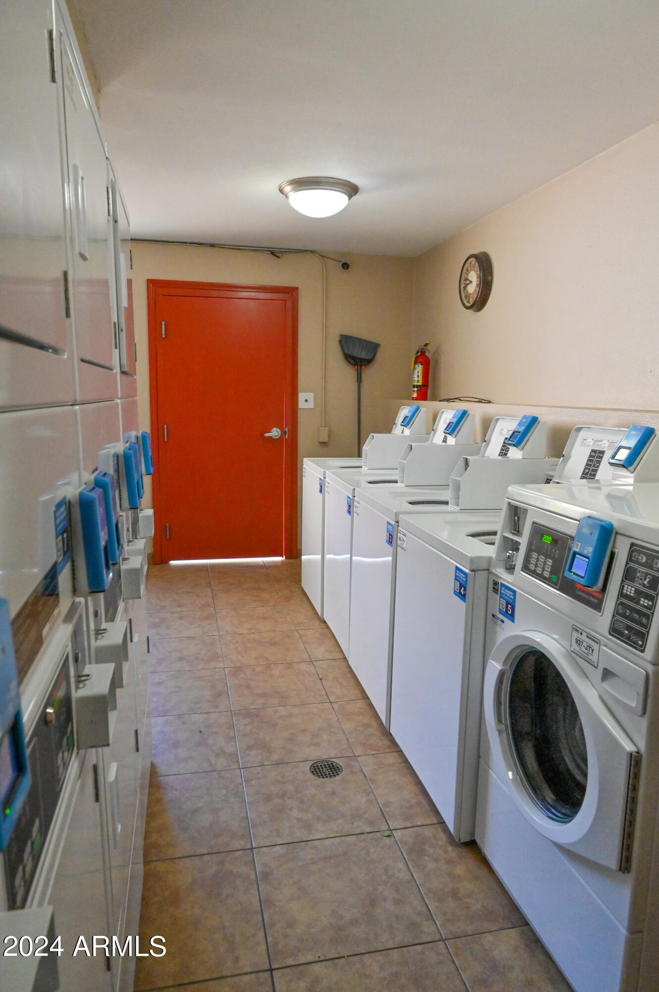 5525 East Thomas Road, Unit K4 Phoenix, AZ 85018 - Photo 18 of 27 Common Laundry