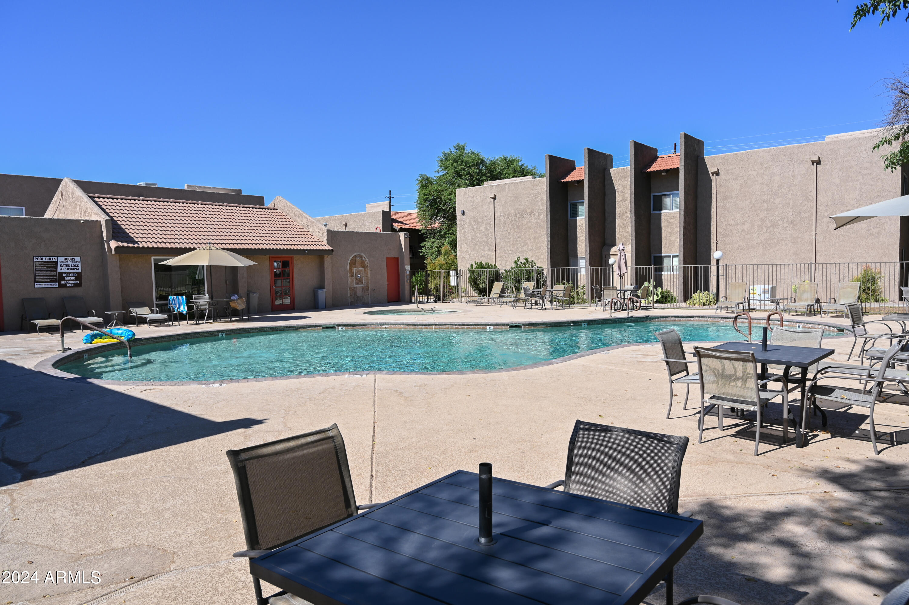 5525 East Thomas Road, Unit K4 Phoenix, AZ 85018 - Photo 20 of 27 Pool Area
