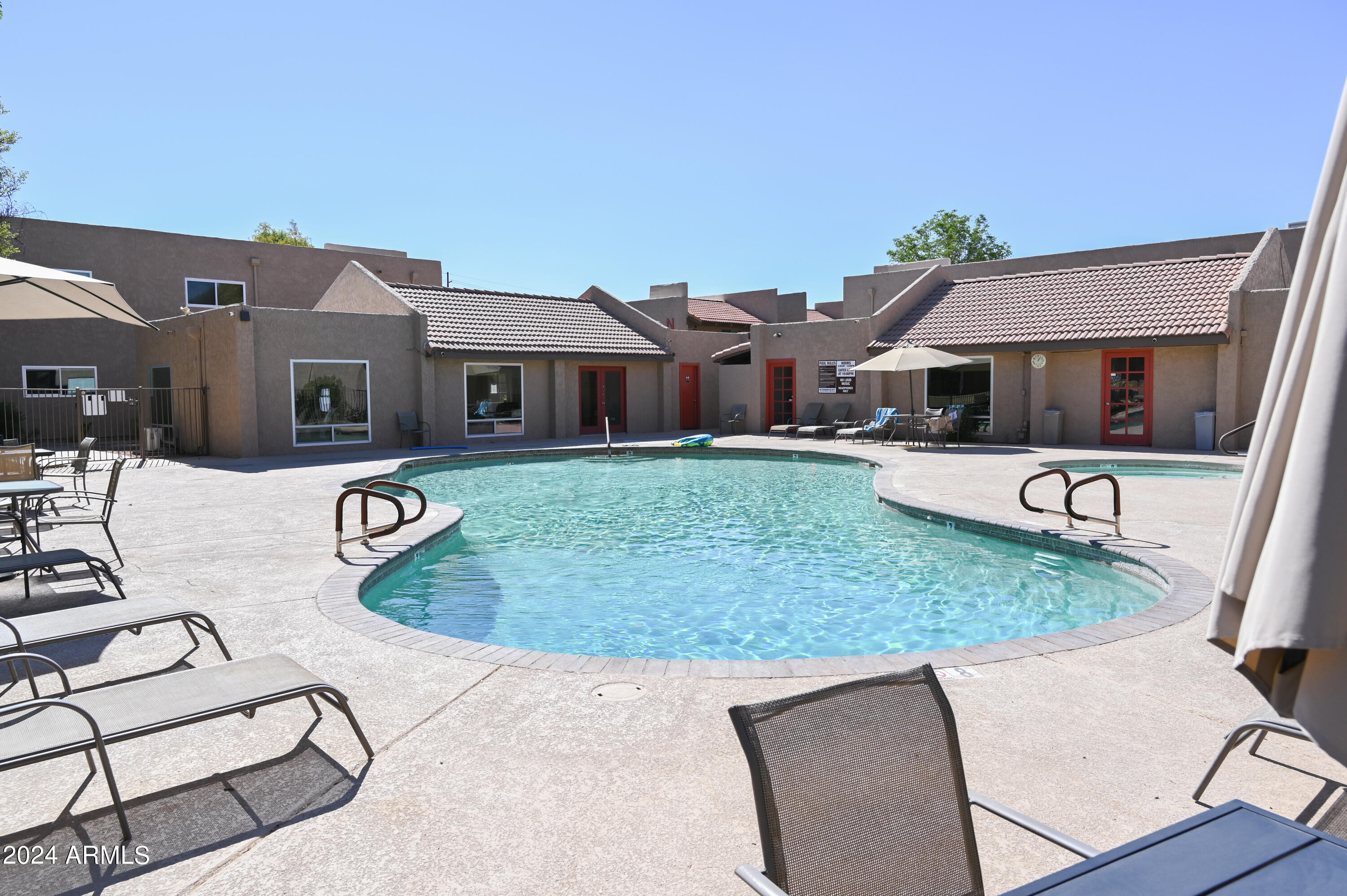 5525 East Thomas Road, Unit K4 Phoenix, AZ 85018 - Photo 21 of 27 Pool Area