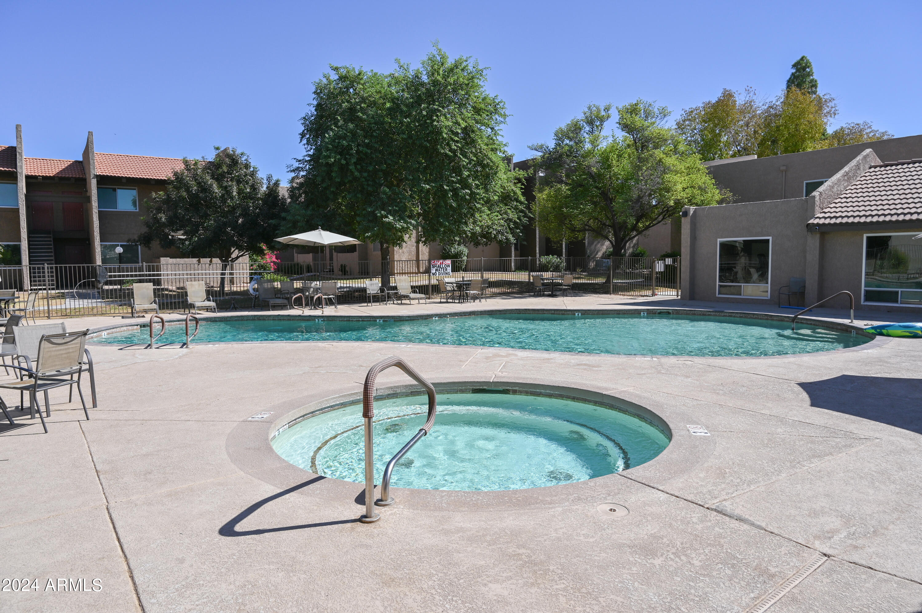 5525 East Thomas Road, Unit K4 Phoenix, AZ 85018 - Photo 22 of 27 Pool and Spa