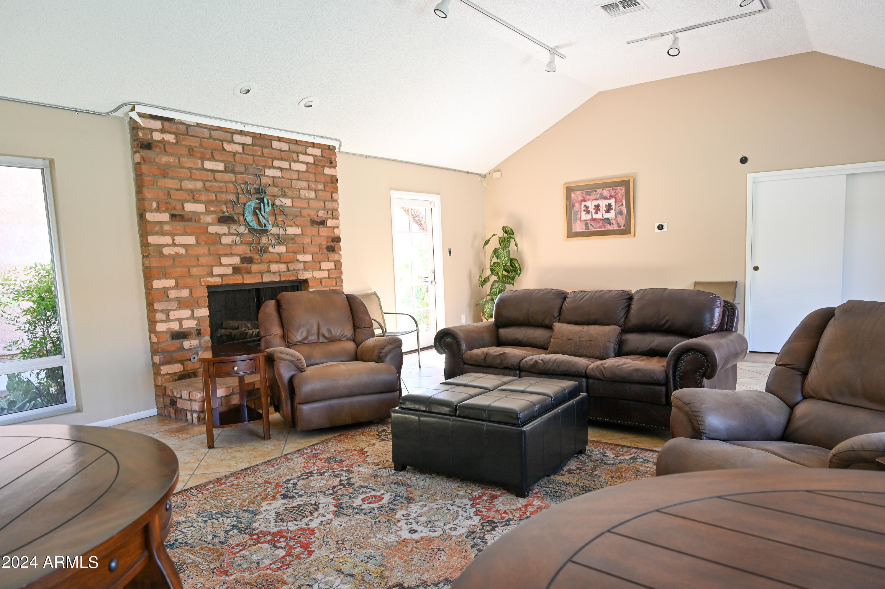 5525 East Thomas Road, Unit K4 Phoenix, AZ 85018 - Photo 27 of 27 Clubhouse 2