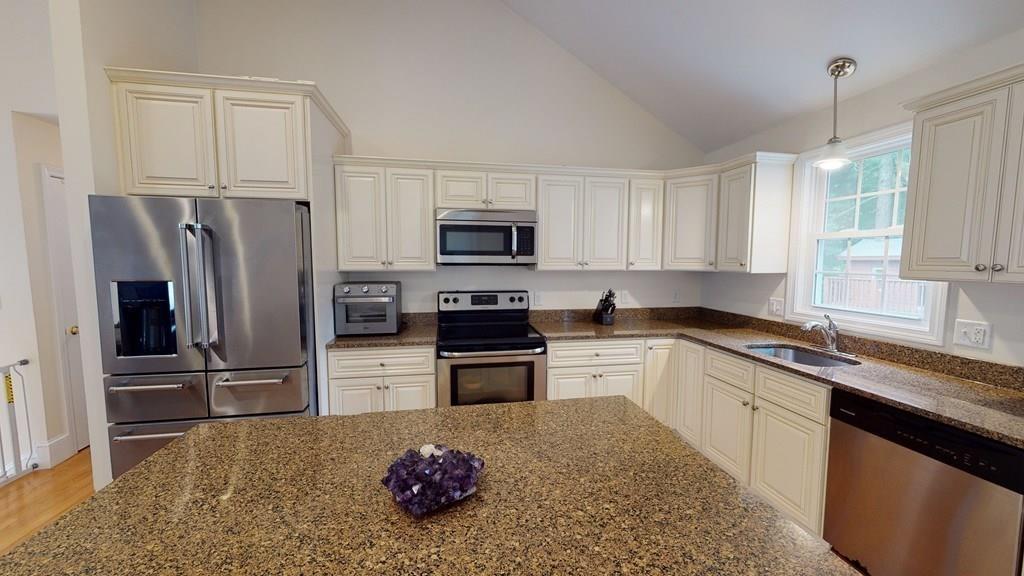 77 Hilltop Road Holbrook, MA 02343 - Photo 7 of 42