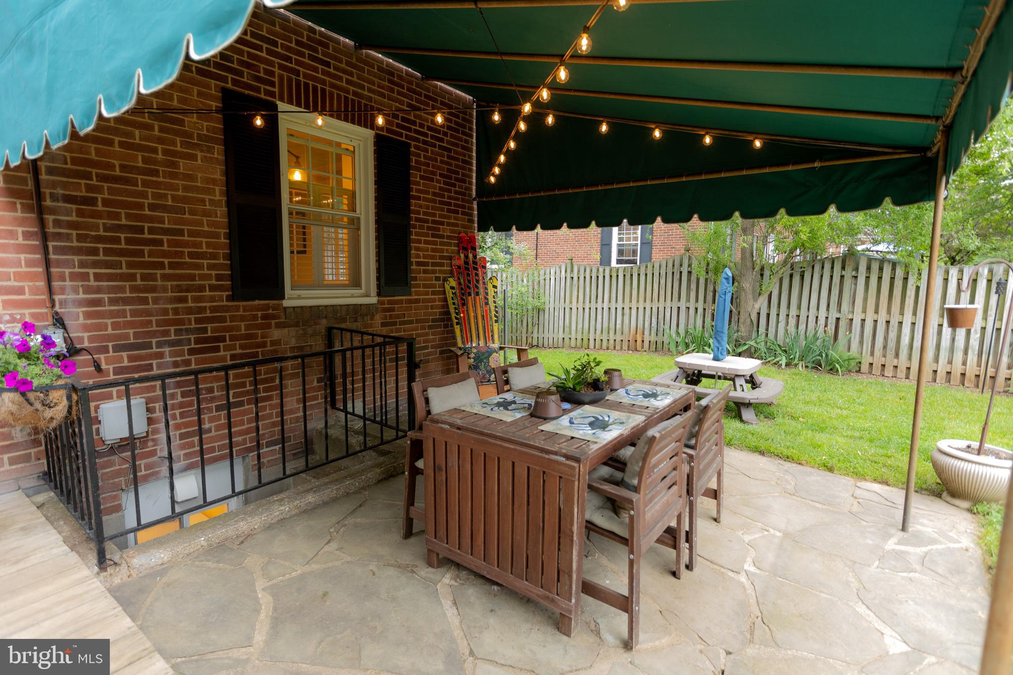 85 Murdock Road Baltimore, MD 21212 - Photo 27 of 36 Awning covered patio great for entertaining!