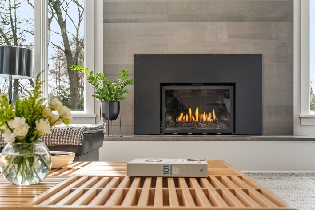 40 Hampshire Road Wellesley, MA 02481 - Photo 5 of 40