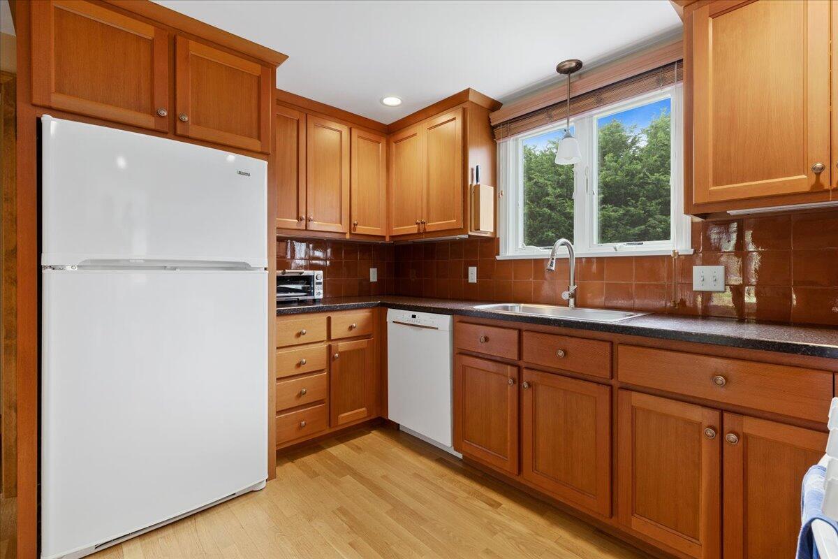 126 Middle Road South Chatham, MA 02659 - Photo 17 of 44 18-126mid-118