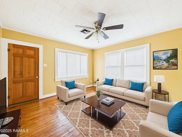 $875 | 413 Dorothy Street, Lafayette, LA 70501