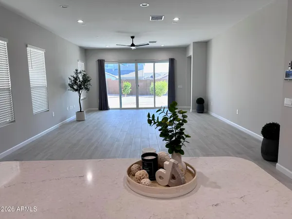 $4,190 | 6039 East Quail Avenue, Phoenix, AZ 85054